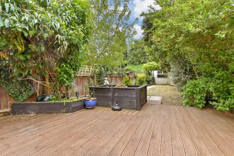 61 Inveresk Gardens, Worcester Park, KT4 7BB