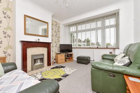 61 Inveresk Gardens, Worcester Park, KT4 7BB