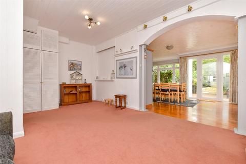 61 Inveresk Gardens, Worcester Park, KT4 7BB