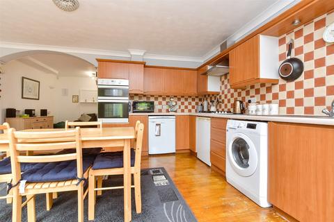 61 Inveresk Gardens, Worcester Park, KT4 7BB