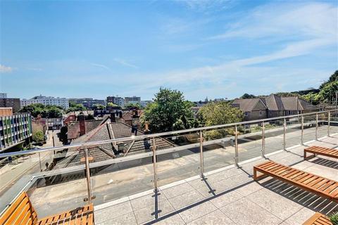 3 bedroom flat for sale, Bournemouth