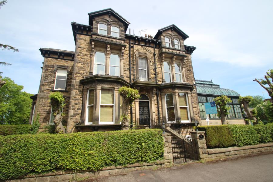 PARK AVENUE, HARROGATE, HG2 9BQ 3 bed apartment £1,150 pcm (£265 pw)