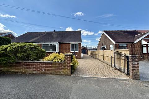 2 bedroom semi-detached bungalow for sale, Lindale Avenue, Thornham, Royton, Oldham, OL2