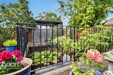 3 bedroom semi-detached house for sale, Midway, Sutton