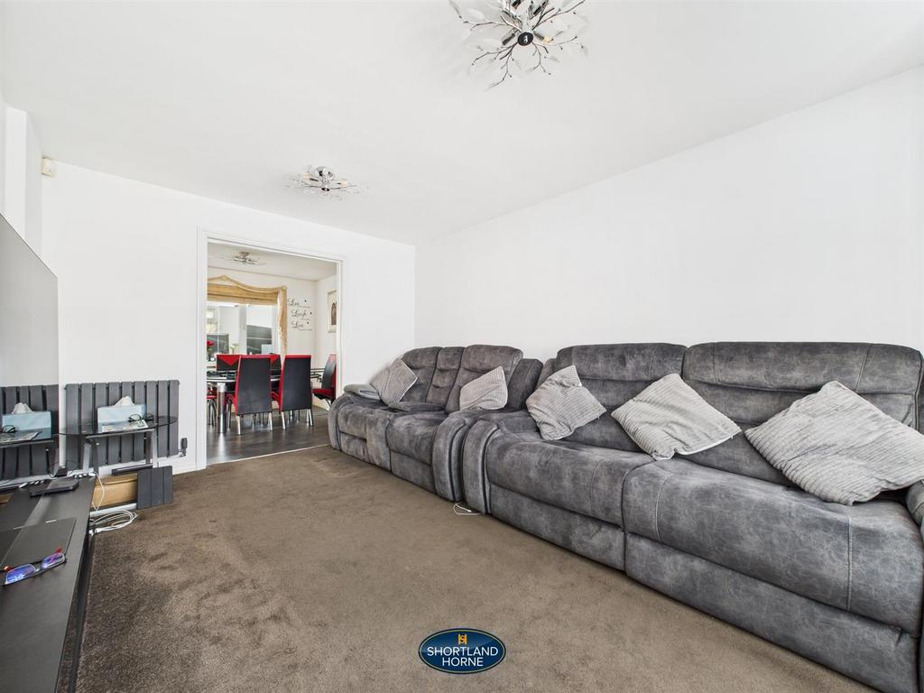 CAM01906 G0-PR0494-STILL004.jpg