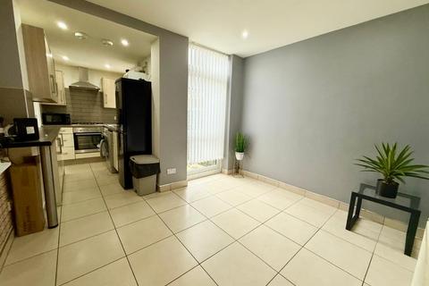 1 bedroom terraced house to rent, Conway Street, Stoke-On-Trent ST4