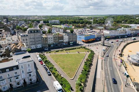 undefined, Flat 2, 12 Marine Gdns, Margate