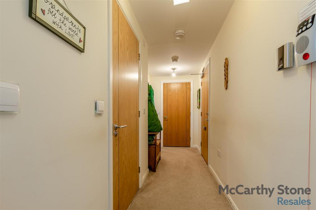 8643313-interior04.jpg