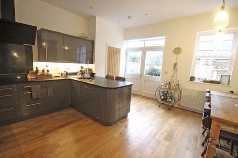 3 bedroom terraced house for sale, Roundham Road, Paignton