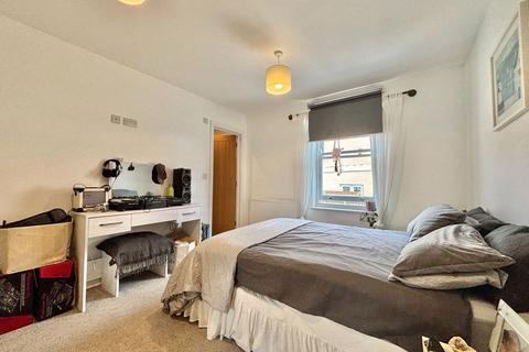 Breakwater House, The Roundhams, 15 Roundham Road, Paignton, TQ4 6DN