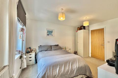 Breakwater House, The Roundhams, 15 Roundham Road, Paignton, TQ4 6DN