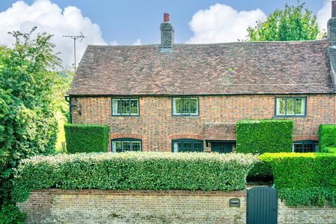 3 bedroom character property for sale, 37 Main Road South, Berkhamsted HP4