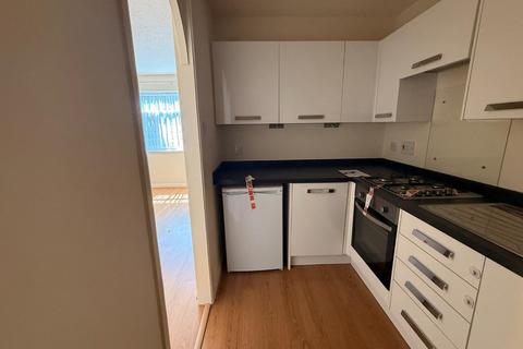 1 bedroom ground floor flat for sale, Westfield Park, Pinner