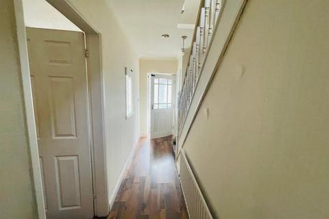 3 bedroom semi-detached house for sale, Manorford Avenue, West Bromwich, B71