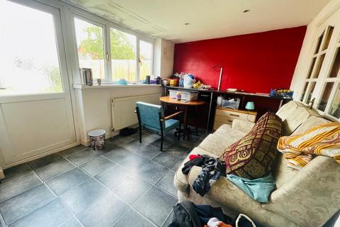3 bedroom semi-detached house for sale, Manorford Avenue, West Bromwich, B71