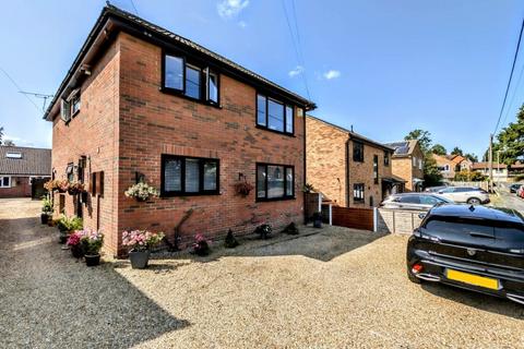 2 bedroom maisonette for sale, Avlon Court, Bordon GU35