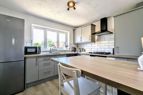 2 bedroom maisonette for sale, Avlon Court, Bordon GU35