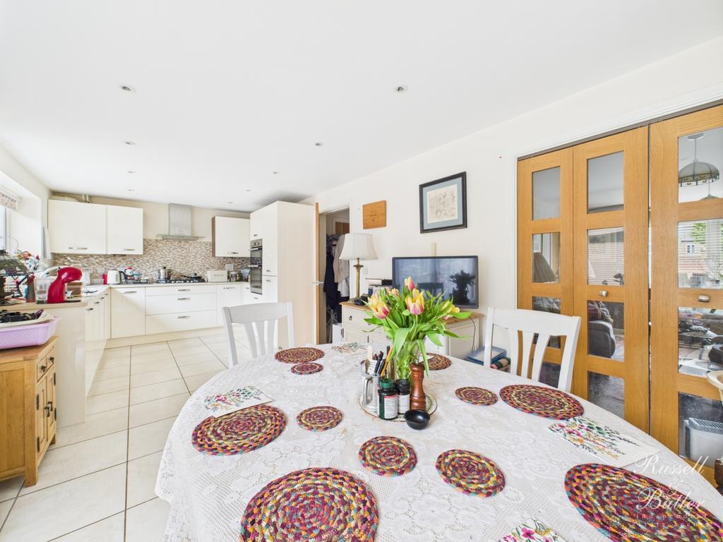 Cam02127 g0 pr0296 still010