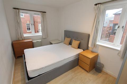 2 bedroom flat to rent, Langtons Wharf, The Calls