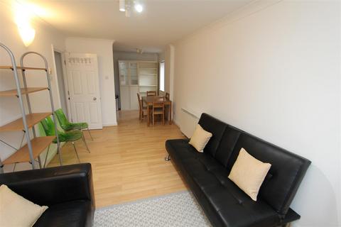 2 bedroom flat to rent, Langtons Wharf, The Calls