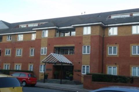 2 bedroom apartment to rent, Regents Park Road, London N3