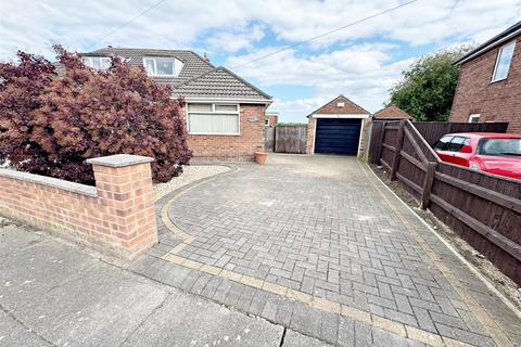 4 bedroom semi-detached bungalow for sale, Kensington Place, Grimsby, N.E. Lincs, DN33 2JR