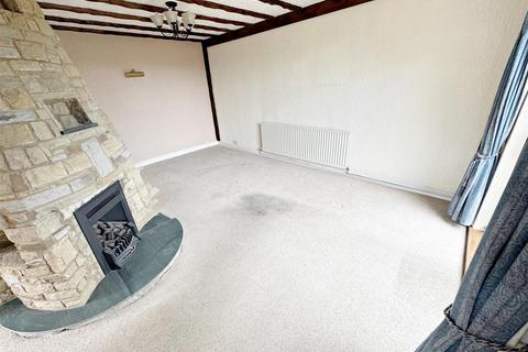 4 bedroom semi-detached bungalow for sale, Kensington Place, Grimsby, N.E. Lincs, DN33 2JR
