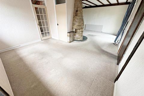 4 bedroom semi-detached bungalow for sale, Kensington Place, Grimsby, N.E. Lincs, DN33 2JR