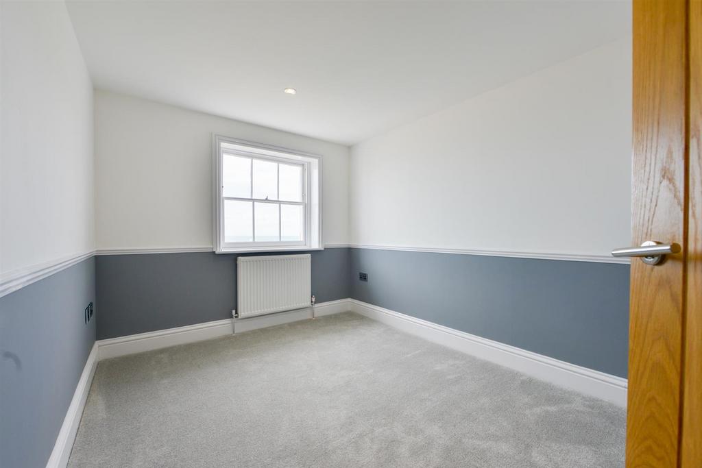 Flat 1, 12 Marine Gardens4.jpg