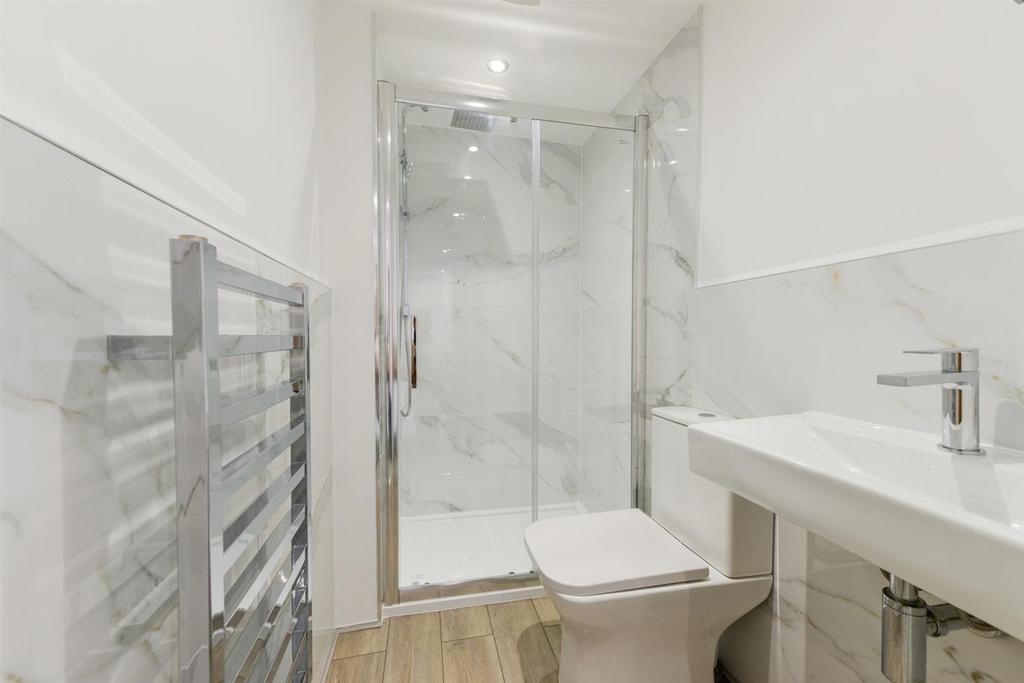 Flat 1, 12 Marine Gardens1.jpg
