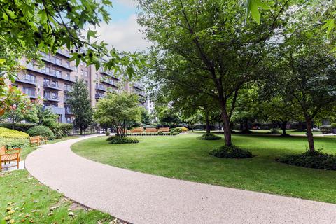 Studio to rent, Beaufort Square, London, NW9