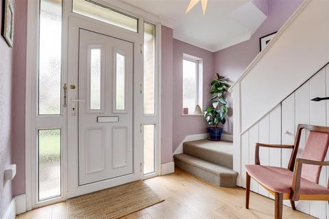 3 bedroom detached house for sale, Southcliffe Road, Carlton NG4