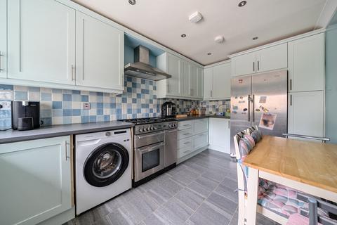 undefined, Stonebanks, Walton On Thames, Surrey, KT12