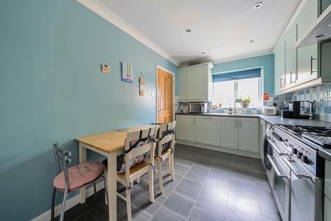 undefined, Stonebanks, Walton On Thames, Surrey, KT12