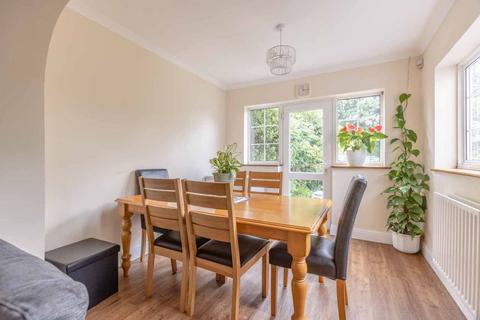 328 The Parkway, Iver, SL0 0RL