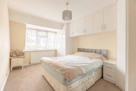 328 The Parkway, Iver, SL0 0RL