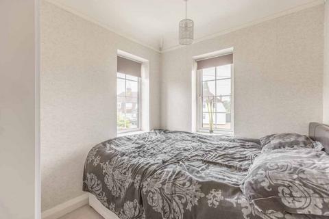 328 The Parkway, Iver, SL0 0RL