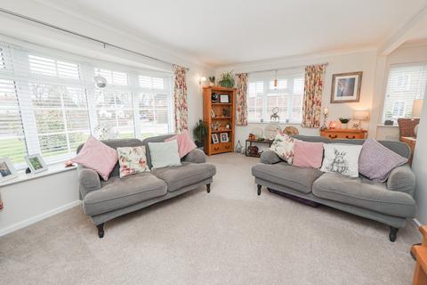2 bedroom bungalow for sale, Church Street, Scothern, Lincoln, Lincolnshire, LN2