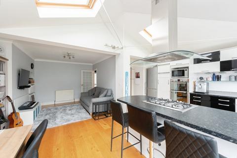13 Crane Way, Twickenham, TW2 7NH