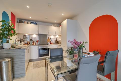 2 bedroom flat for sale, Capstan Road, Woolston