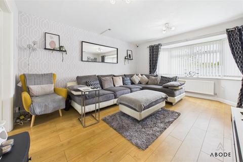22 Kestrel Close, Uttoxeter, ST14 8TB