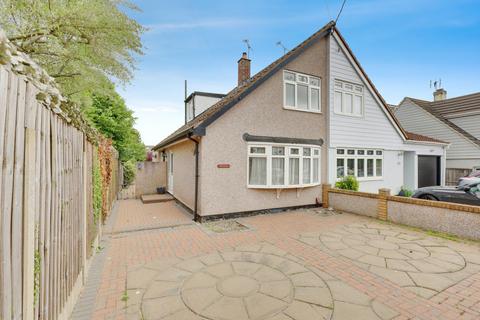 3 bedroom semi-detached house for sale, Villa Road, Benfleet, SS7