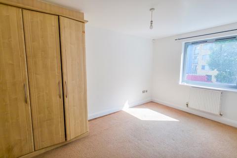 1 bedroom flat to rent, Miles Close, West Thamesmead, London, SE28