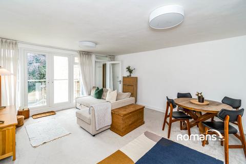 2 bed flat/apartment for rent in Northlands Drive, Winchester, Hampshire, SO23