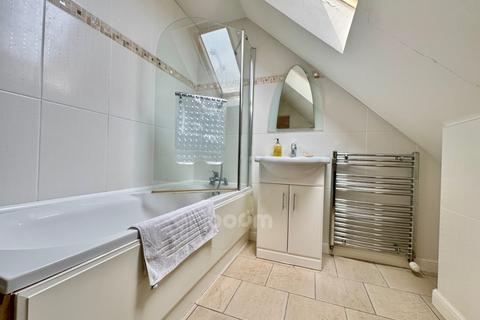 40a Dalry Road, Beith, KA15 1BA