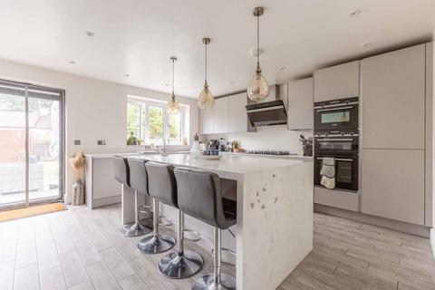 285 Longstone Road, Iver, SL0 0RN