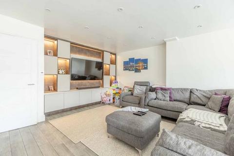 285 Longstone Road, Iver, SL0 0RN