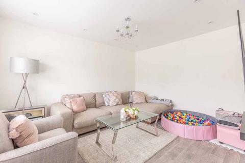 285 Longstone Road, Iver, SL0 0RN