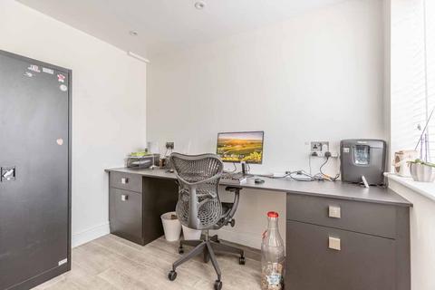 285 Longstone Road, Iver, SL0 0RN