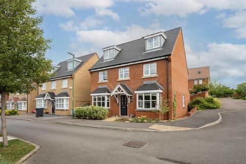 5 bedroom detached house for sale, Larkspur Drive, Burgess Hill